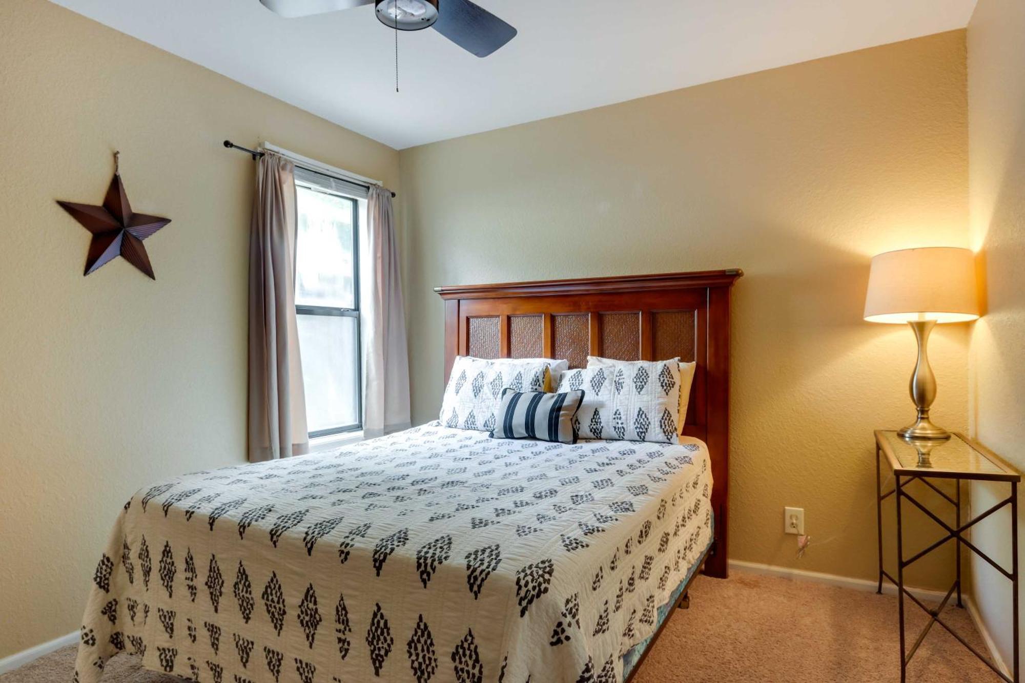 Lakefront Osage Beach Condo With Community Pool Екстер'єр фото