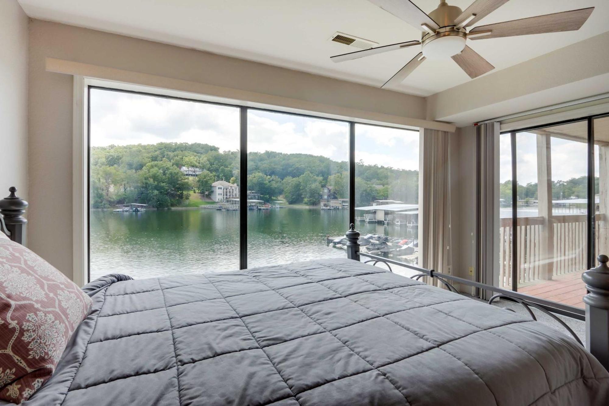 Lakefront Osage Beach Condo With Community Pool Екстер'єр фото