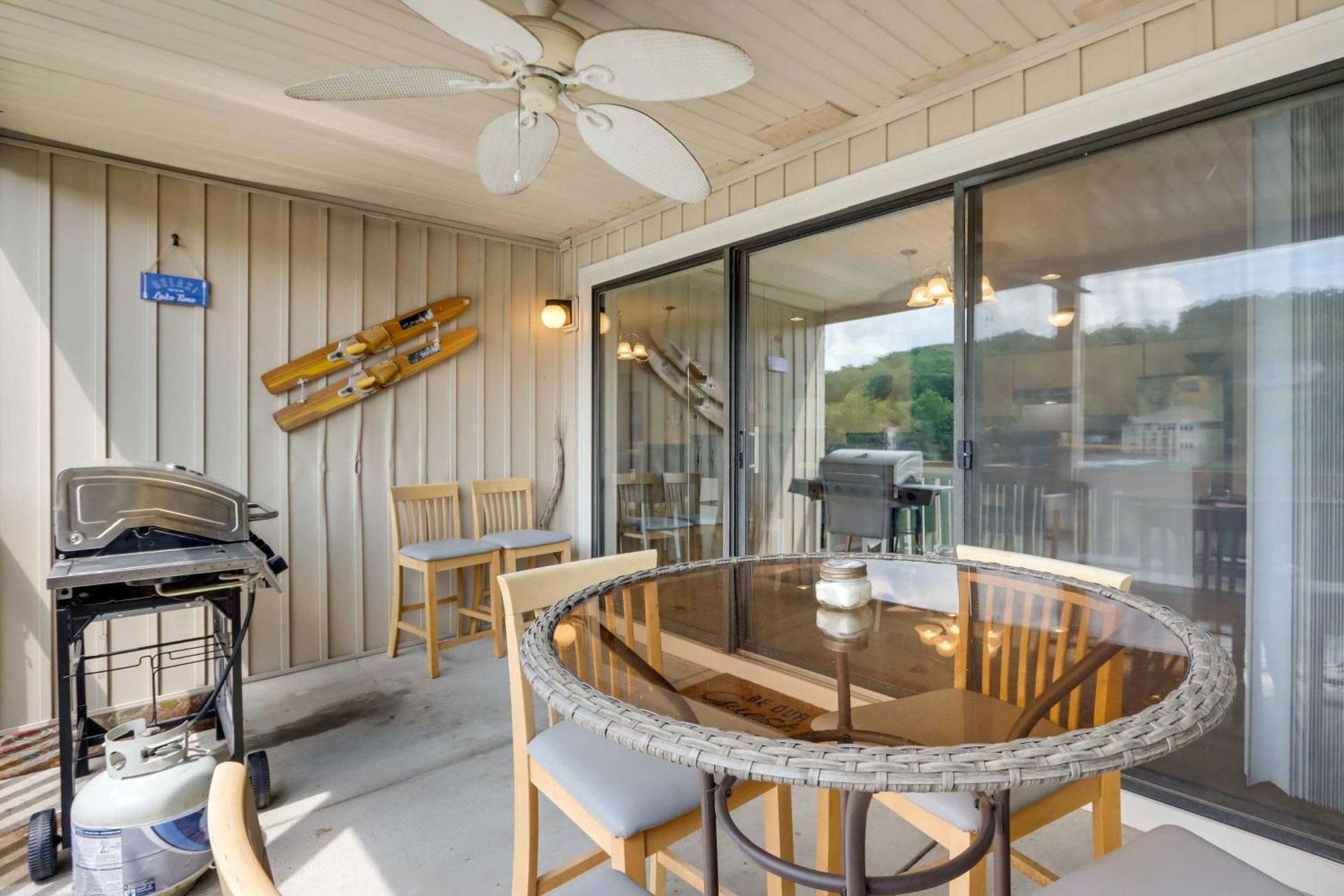 Lakefront Osage Beach Condo With Community Pool Екстер'єр фото