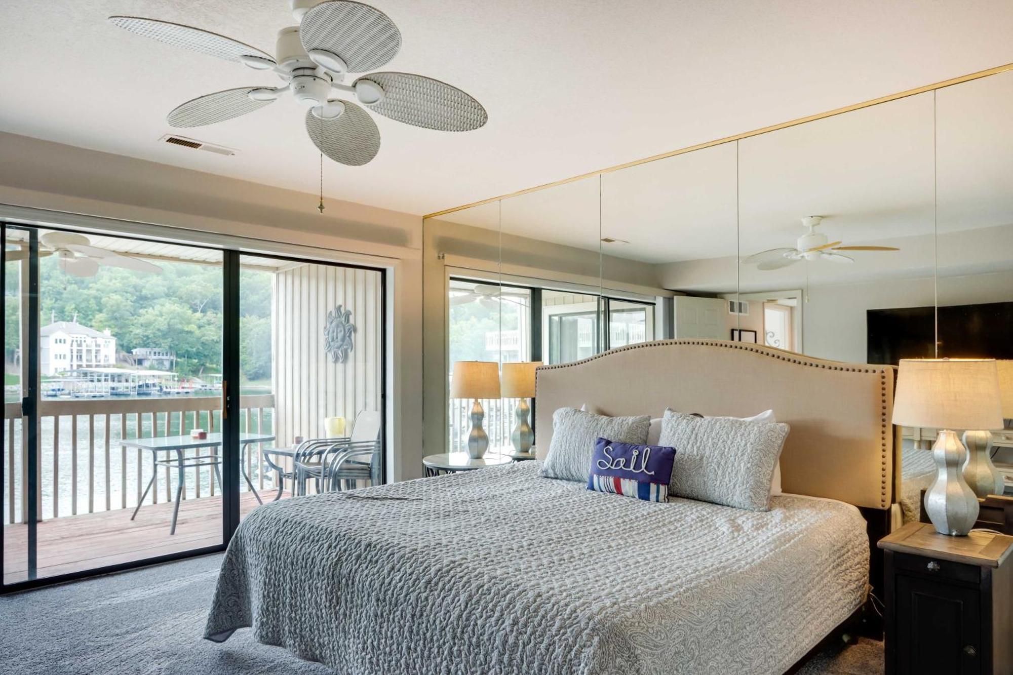 Lakefront Osage Beach Condo With Community Pool Екстер'єр фото